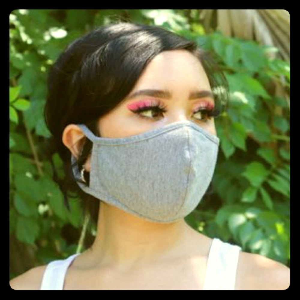 Set of 2 Antibacterial Masks (1white n 1gray)